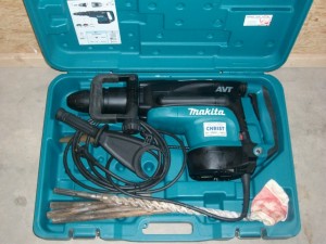 Makita Bohrhammer mit Meißel